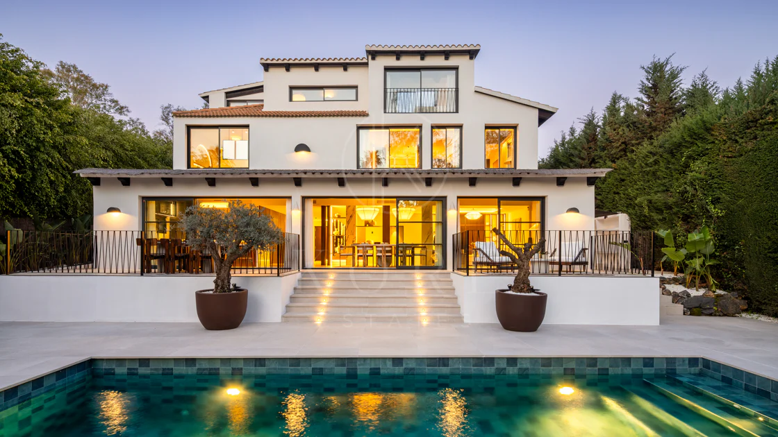 Villa Japandi Moderna con Piscina y Jardín Privado en Nueva Andalucía
