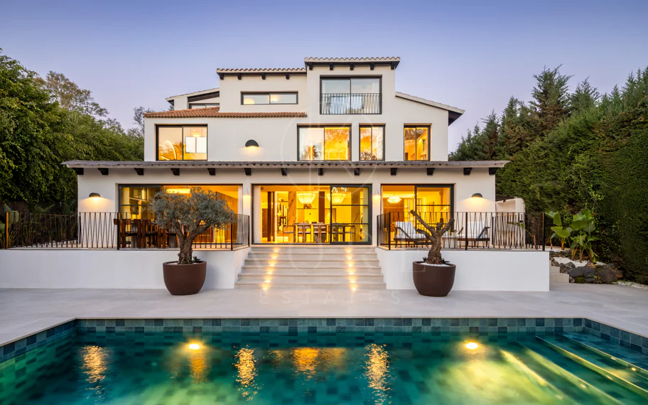 Villa Japandi Moderna con Piscina y Jardín Privado en Nueva Andalucía