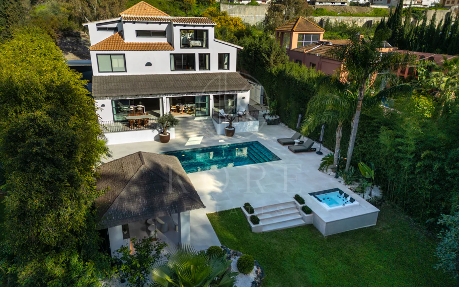 Villa Japandi Moderna con Piscina y Jardín Privado en Nueva Andalucía
