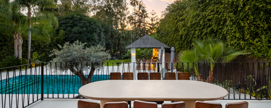 Villa Japandi Moderna con Piscina y Jardín Privado en Nueva Andalucía