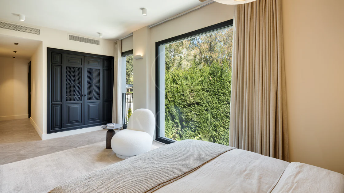 Villa Japandi Moderna con Piscina y Jardín Privado en Nueva Andalucía