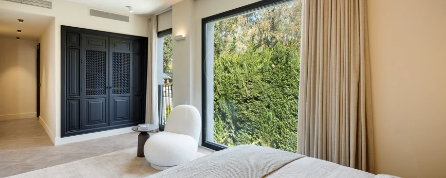 Villa Japandi Moderna con Piscina y Jardín Privado en Nueva Andalucía