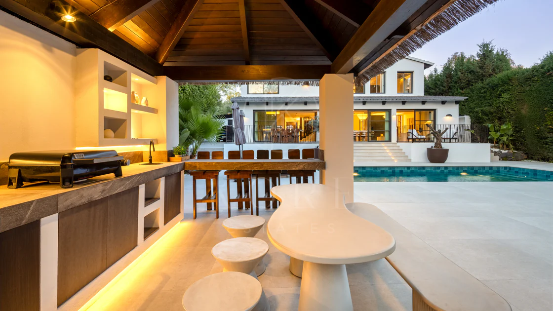 Villa Japandi Moderna con Piscina y Jardín Privado en Nueva Andalucía