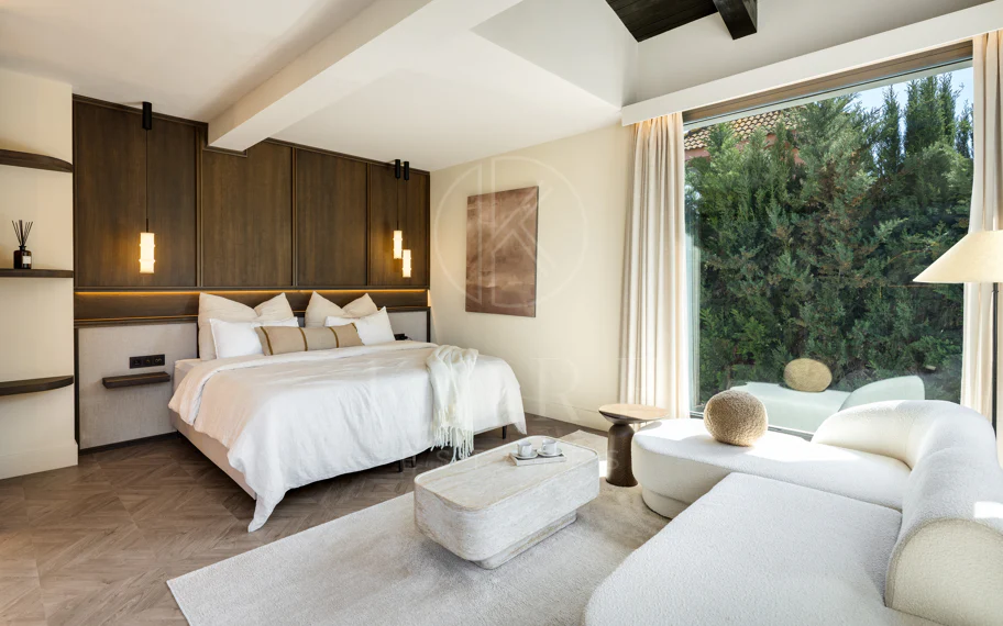 Villa Japandi Moderna con Piscina y Jardín Privado en Nueva Andalucía