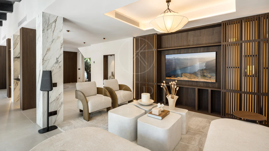 Villa Japandi Moderna con Piscina y Jardín Privado en Nueva Andalucía