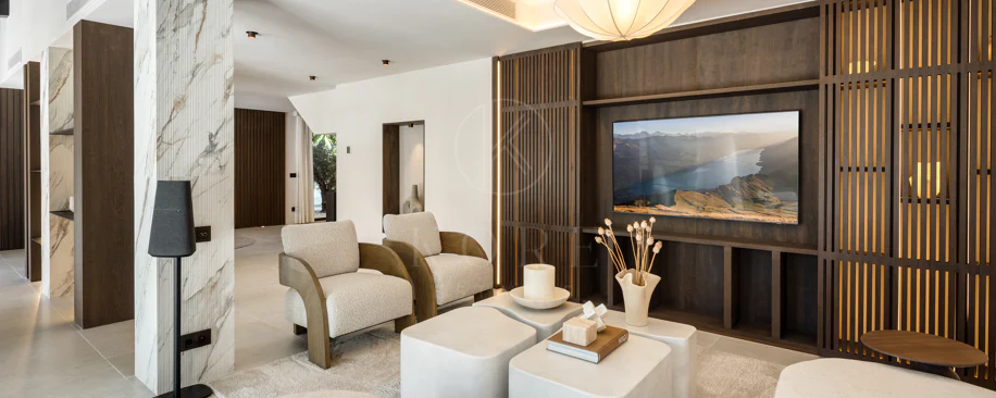 Villa Japandi Moderna con Piscina y Jardín Privado en Nueva Andalucía
