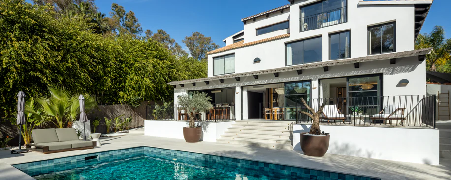 Villa Japandi Moderna con Piscina y Jardín Privado en Nueva Andalucía
