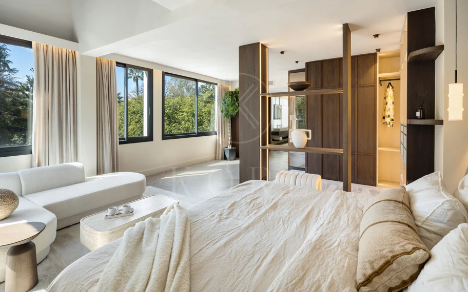 Villa Japandi Moderna con Piscina y Jardín Privado en Nueva Andalucía