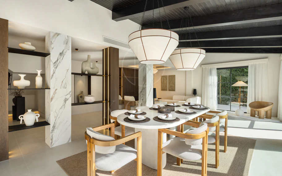 Villa Japandi Moderna con Piscina y Jardín Privado en Nueva Andalucía