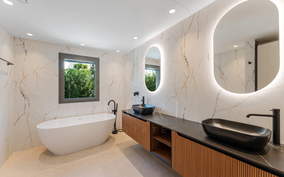 Elegante villa contemporánea en la prestigiosa La Cerquilla, Nueva Andalucía