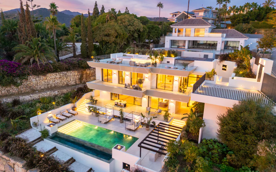 Villa contemporánea llave en mano con vistas al mar en Marbella Este