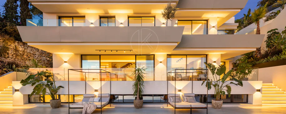 Turnkey Contemporary Villa with Sea Views in Marbella East
