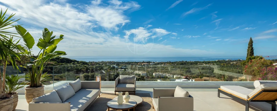 Turnkey Contemporary Villa with Sea Views in Marbella East