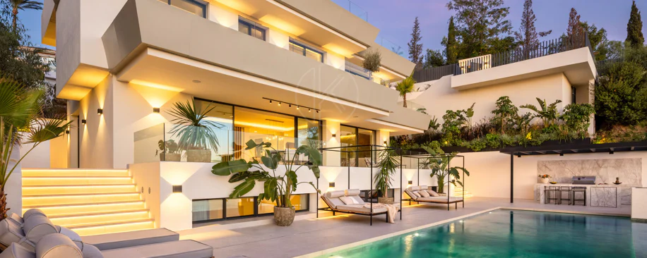 Turnkey Contemporary Villa with Sea Views in Marbella East