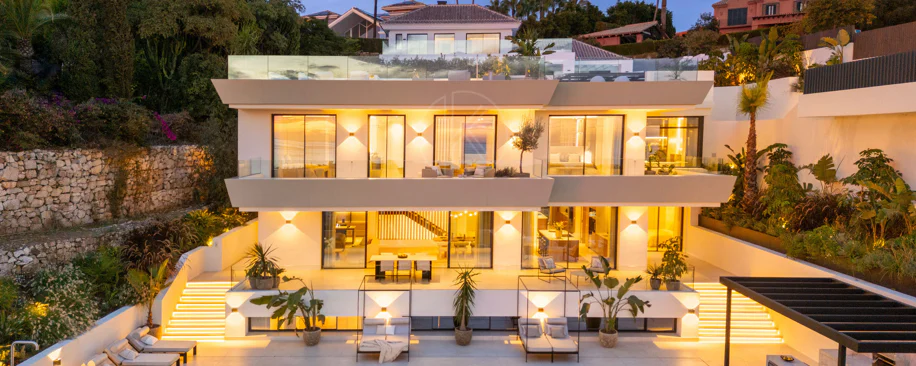 Turnkey Contemporary Villa with Sea Views in Marbella East