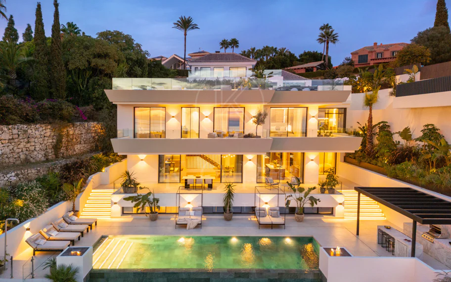Villa contemporánea llave en mano con vistas al mar en Marbella Este