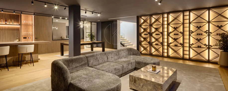 Turnkey Contemporary Villa with Sea Views in Marbella East
