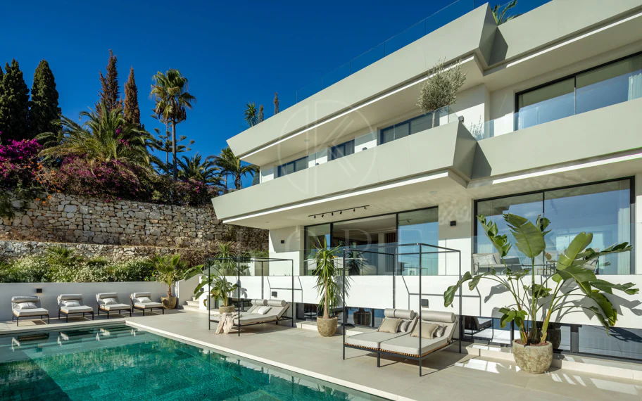 Villa contemporánea llave en mano con vistas al mar en Marbella Este