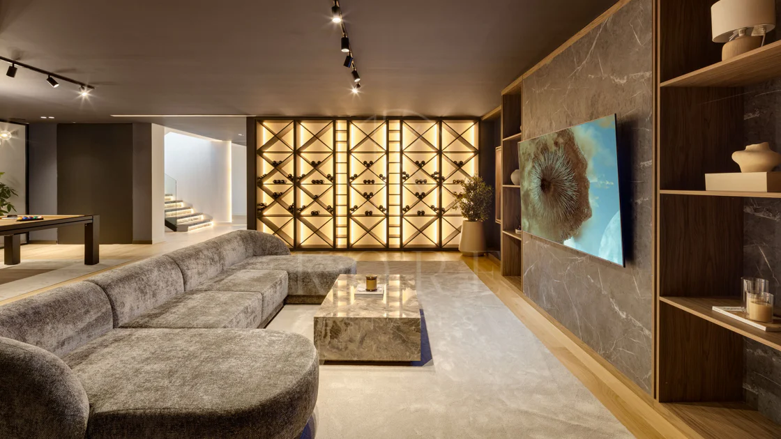 Turnkey Contemporary Villa with Sea Views in Marbella East