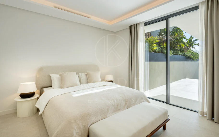 Villa contemporánea llave en mano con vistas al mar en Marbella Este