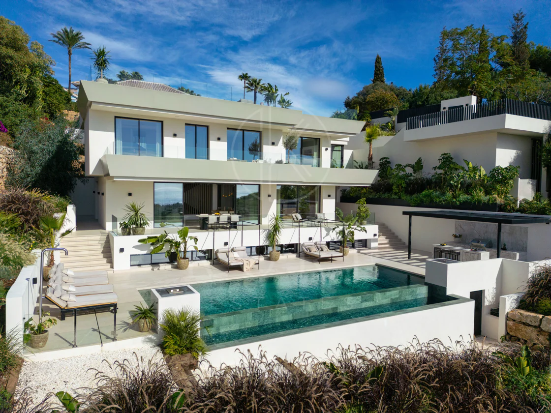 Villa contemporánea llave en mano con vistas al mar en Marbella Este