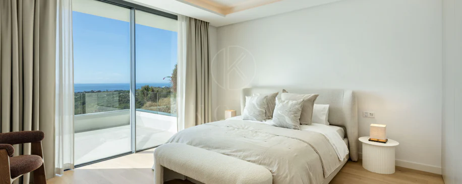 Turnkey Contemporary Villa with Sea Views in Marbella East
