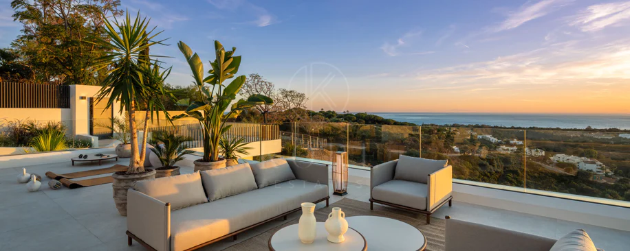 Turnkey Contemporary Villa with Sea Views in Marbella East