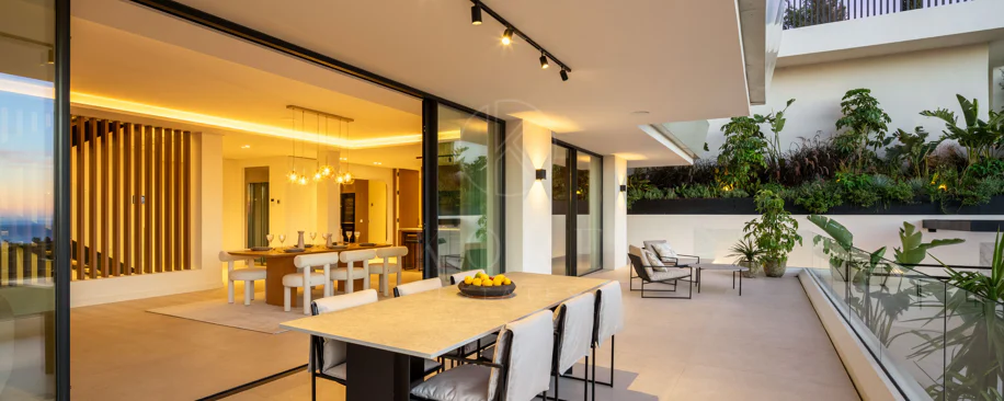 Turnkey Contemporary Villa with Sea Views in Marbella East