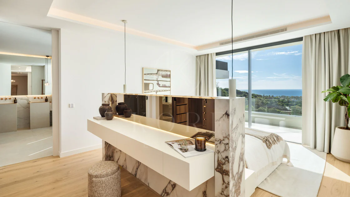 Turnkey Contemporary Villa with Sea Views in Marbella East