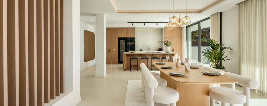 Turnkey Contemporary Villa with Sea Views in Marbella East