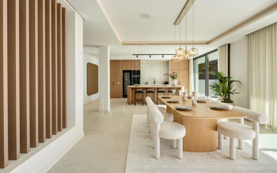 Villa contemporánea llave en mano con vistas al mar en Marbella Este