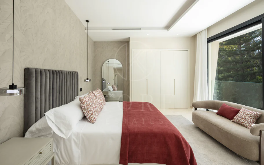 Impresionante villa de nueva construcción con solárium en la azotea en La Cerquilla