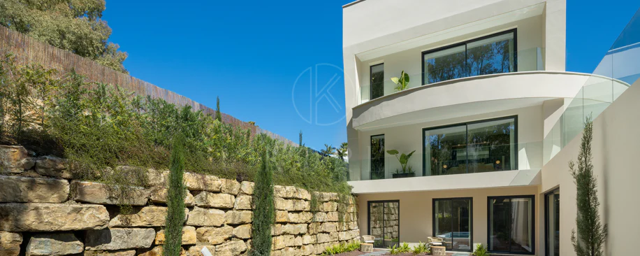 Impressive New-Build Villa with Rooftop Solarium in La Cerquilla