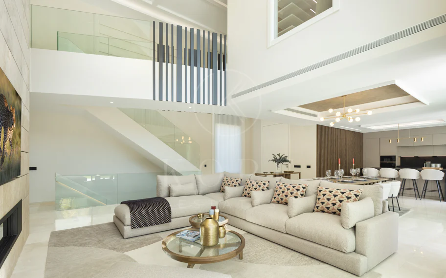 Impresionante villa de nueva construcción con solárium en la azotea en La Cerquilla