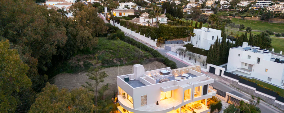 Impressive New-Build Villa with Rooftop Solarium in La Cerquilla