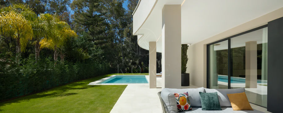 Impressive New-Build Villa with Rooftop Solarium in La Cerquilla