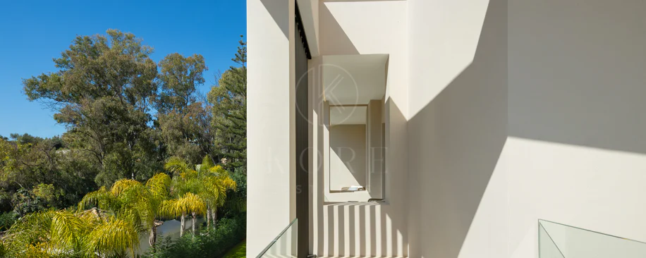 Impressive New-Build Villa with Rooftop Solarium in La Cerquilla