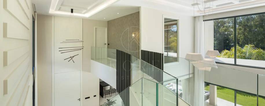 Impressive New-Build Villa with Rooftop Solarium in La Cerquilla
