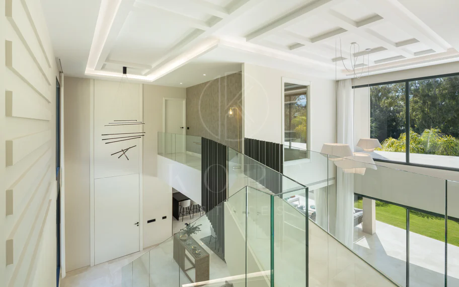 Impresionante villa de nueva construcción con solárium en la azotea en La Cerquilla