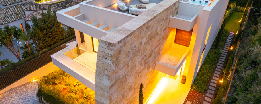 Impressive New-Build Villa with Rooftop Solarium in La Cerquilla