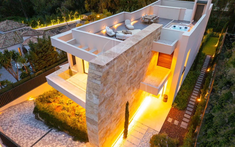 Impresionante villa de nueva construcción con solárium en la azotea en La Cerquilla