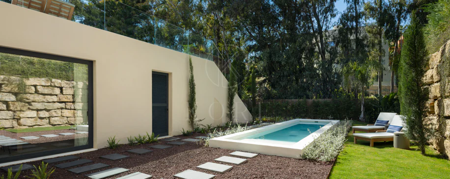 Impressive New-Build Villa with Rooftop Solarium in La Cerquilla