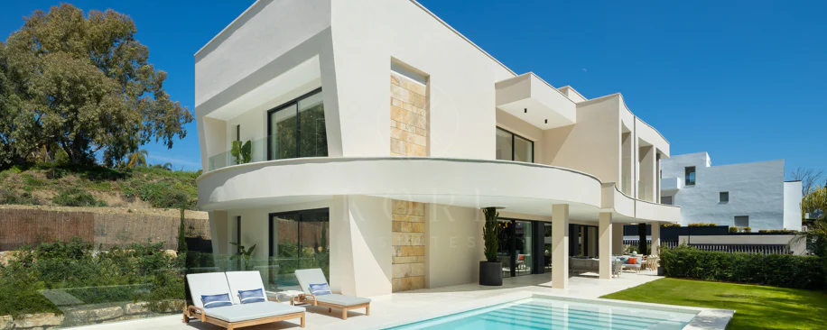 Impressive New-Build Villa with Rooftop Solarium in La Cerquilla