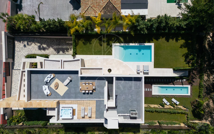 Impresionante villa de nueva construcción con solárium en la azotea en La Cerquilla
