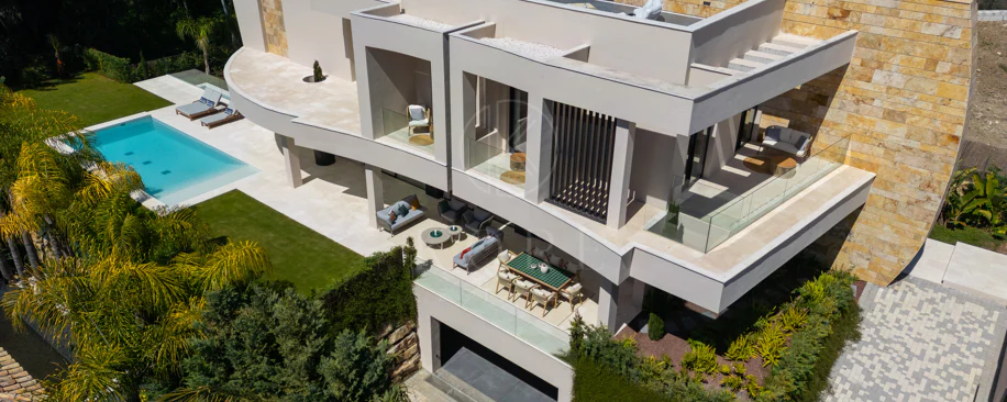 Impressive New-Build Villa with Rooftop Solarium in La Cerquilla