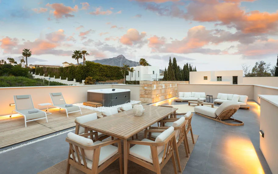 Impresionante villa de nueva construcción con solárium en la azotea en La Cerquilla