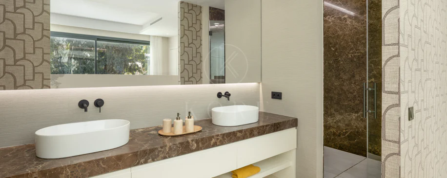 Impressive New-Build Villa with Rooftop Solarium in La Cerquilla