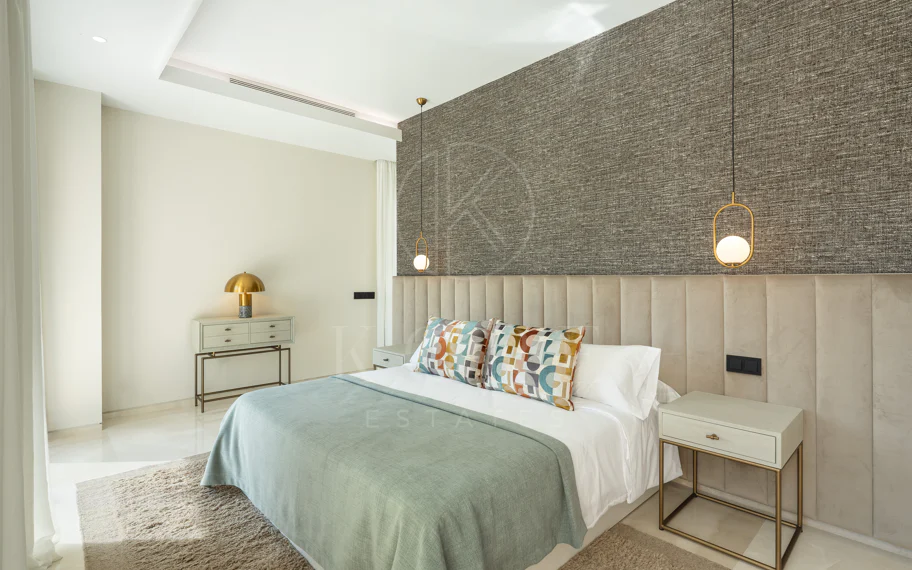 Impresionante villa de nueva construcción con solárium en la azotea en La Cerquilla