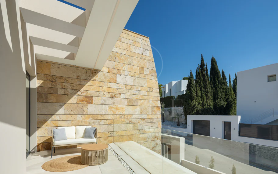 Impresionante villa de nueva construcción con solárium en la azotea en La Cerquilla