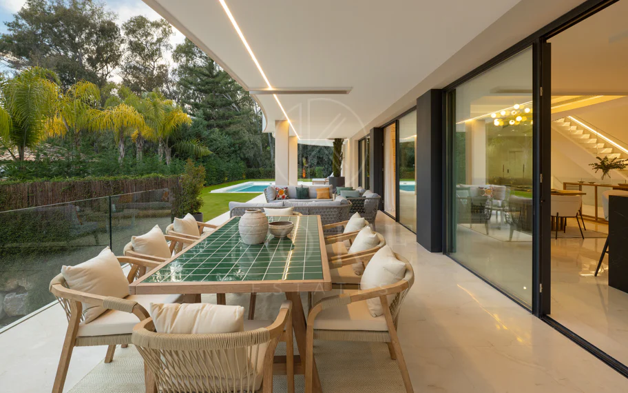 Impresionante villa de nueva construcción con solárium en la azotea en La Cerquilla